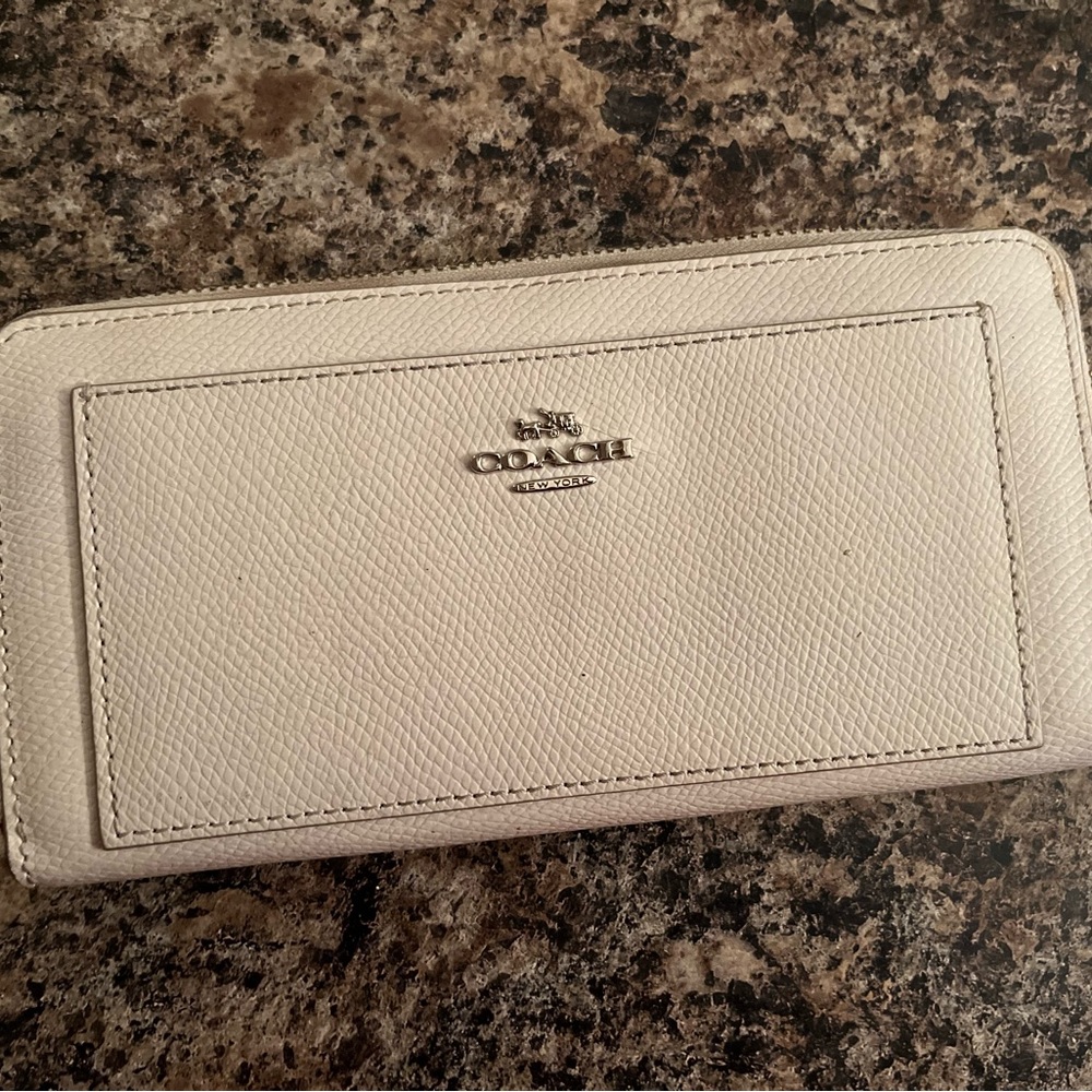 White coach wallet